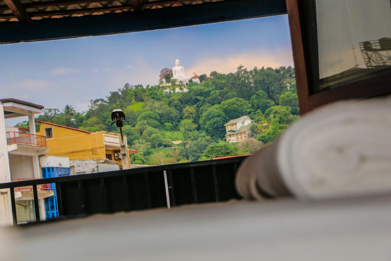 Dhawalagiri Inn Kandy Exteriör bild